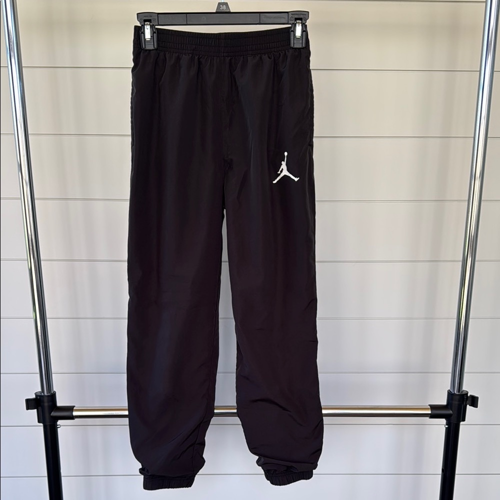 Boys Jordan Black Windpants with Jumpman Logo Size 10
